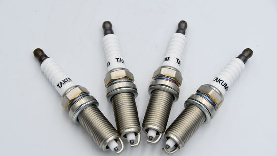 kaufen Auto-Zündkerzen TAKUMI LD7RTIP für BP6ES SXU22HDR8 SXU22HR9 PLKR6A PLKR7A Online-Herstellung